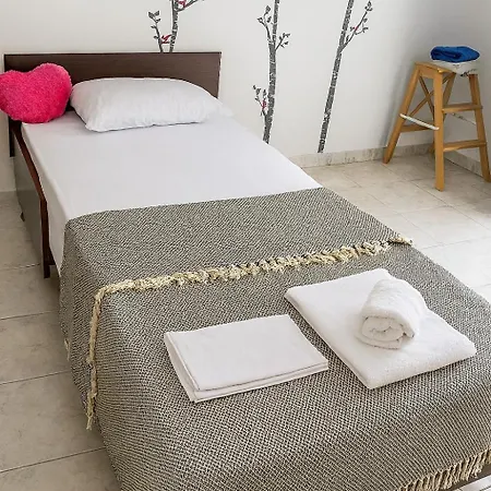 Bright Near Beach, * كيوبارِسِيا